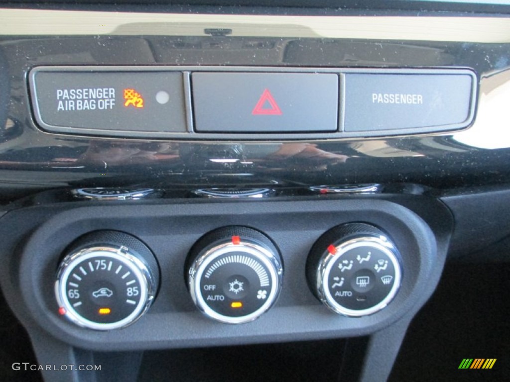 2014 Mitsubishi Lancer Evolution GSR Controls Photo #94172178