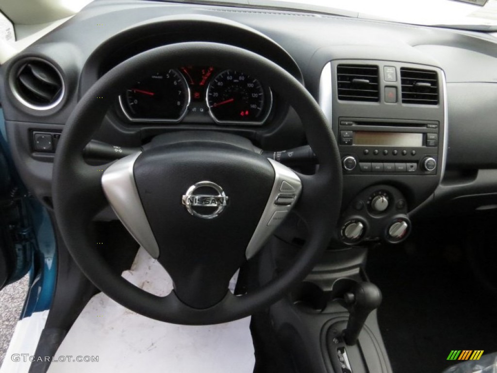 2014 Nissan Versa Note S Plus Dashboard Photos