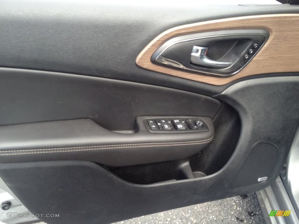 2015 Chrysler 200 C AWD Black/Linen Door Panel Photo #94191928