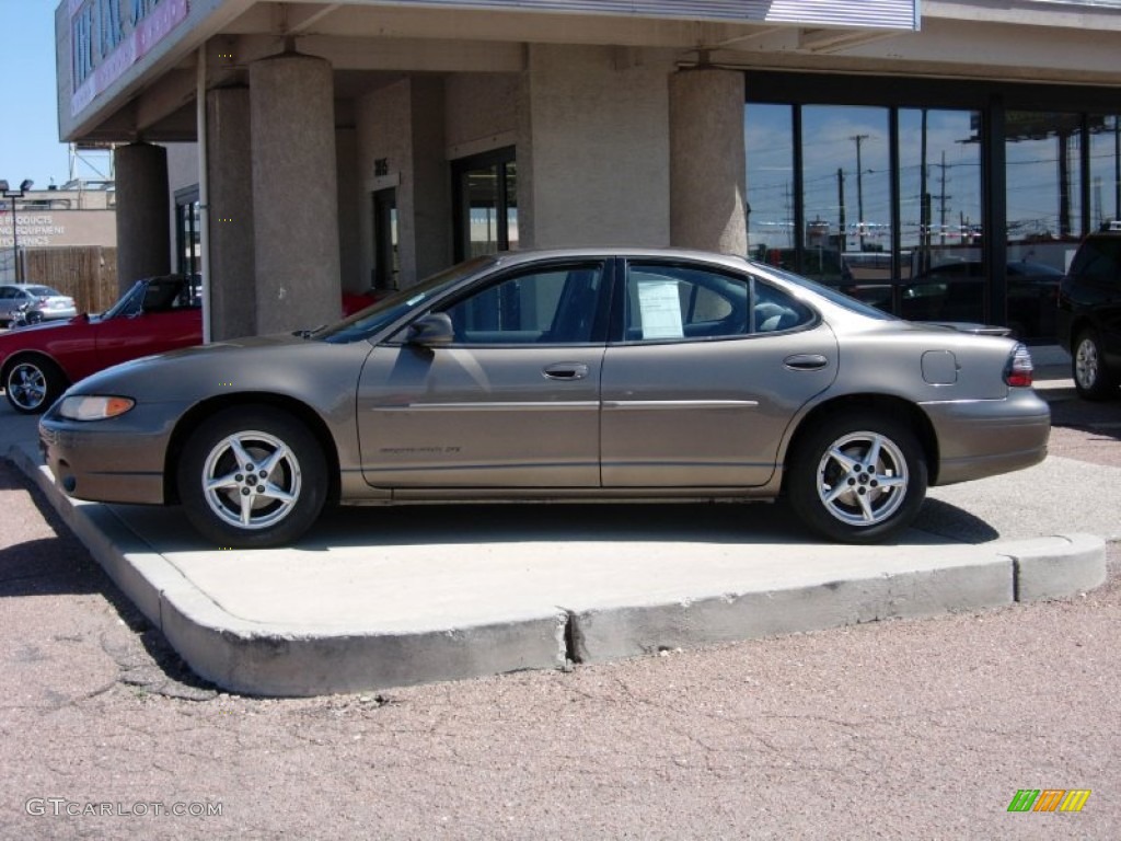 2003 Grand Prix SE Sedan - Dark Bronzemist Metallic / Dark Taupe photo #11