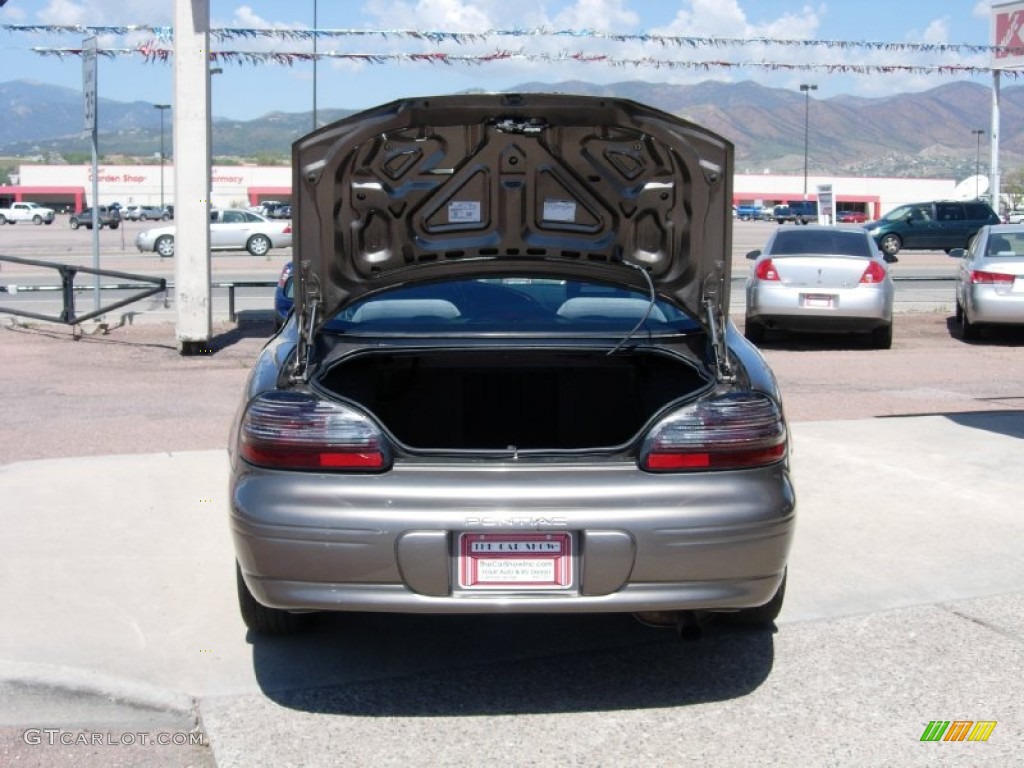 2003 Grand Prix SE Sedan - Dark Bronzemist Metallic / Dark Taupe photo #14