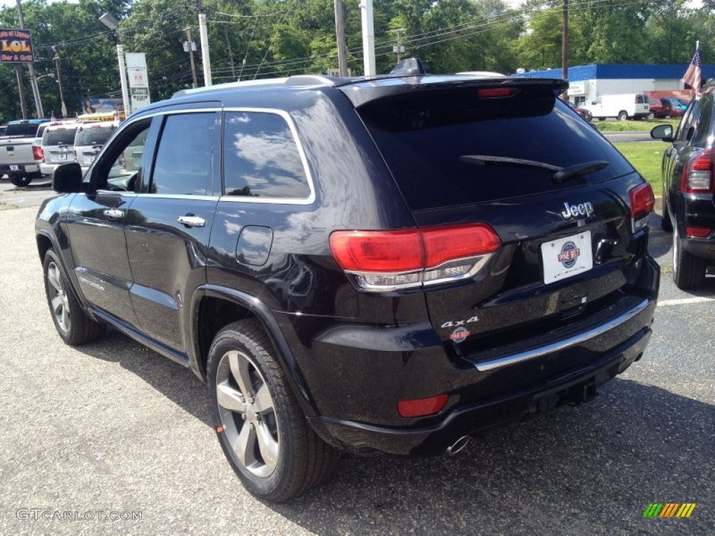 2014 Grand Cherokee Overland 4x4 - Brilliant Black Crystal Pearl / Overland Morocco Black photo #4