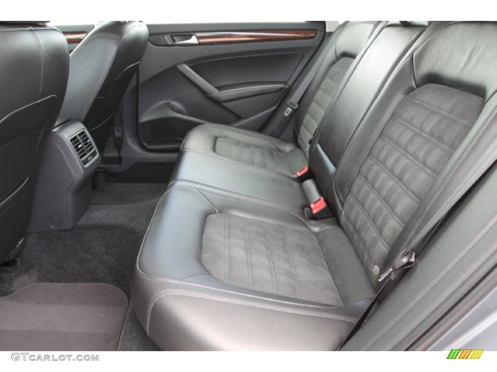 Titan Black Interior 2013 Volkswagen Passat 2.5L SEL Photo #94194043