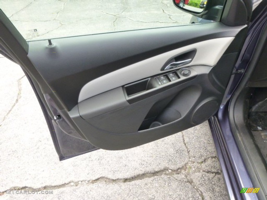 2014 Cruze LS - Atlantis Blue Metallic / Jet Black/Medium Titanium photo #11