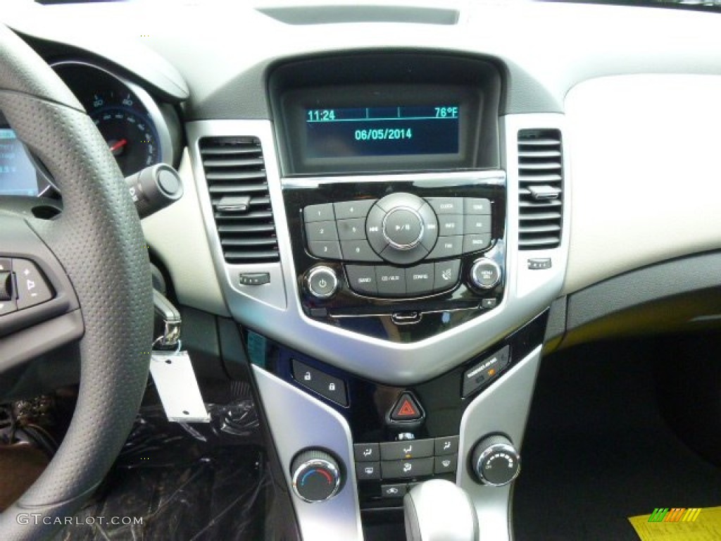 2014 Cruze LS - Atlantis Blue Metallic / Jet Black/Medium Titanium photo #16