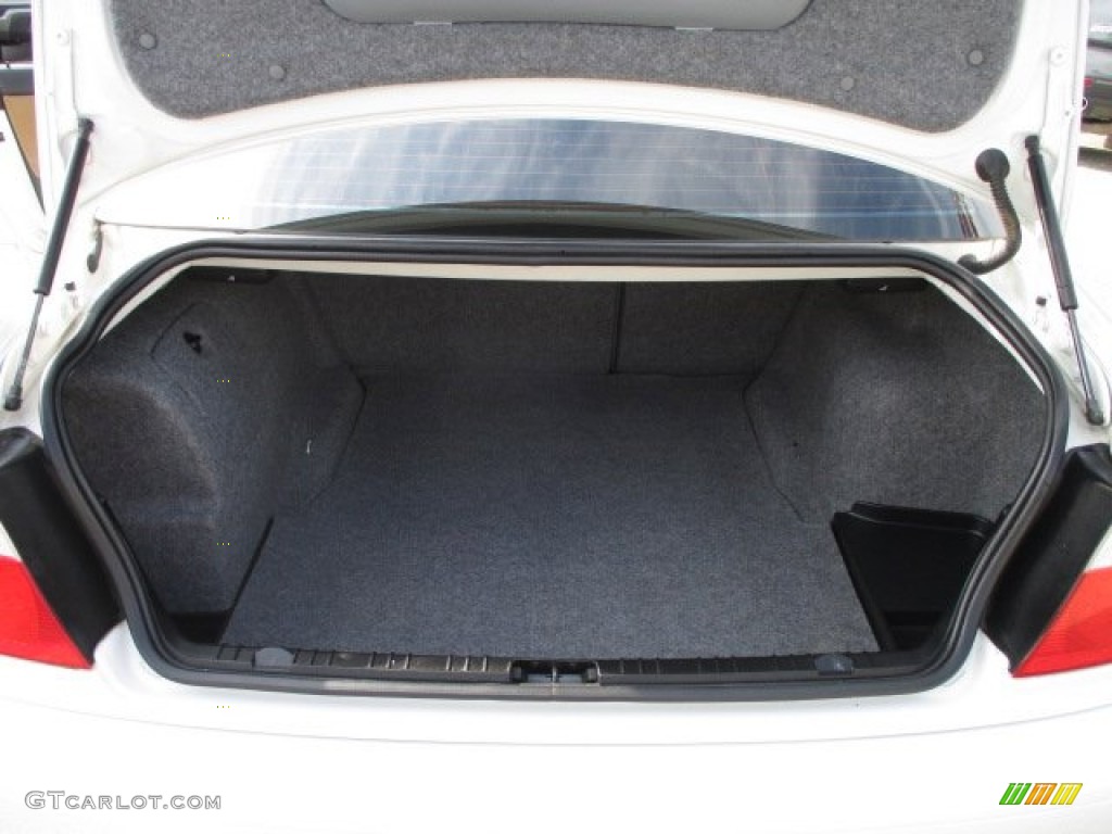 2005 BMW 3 Series 330i Coupe Trunk Photo #94199380
