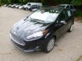 Tuxedo Black - Fiesta SE Sedan Photo No. 4