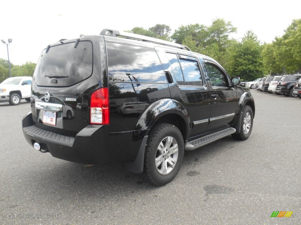 2011 Pathfinder Silver 4x4 - Super Black / Graphite photo #7