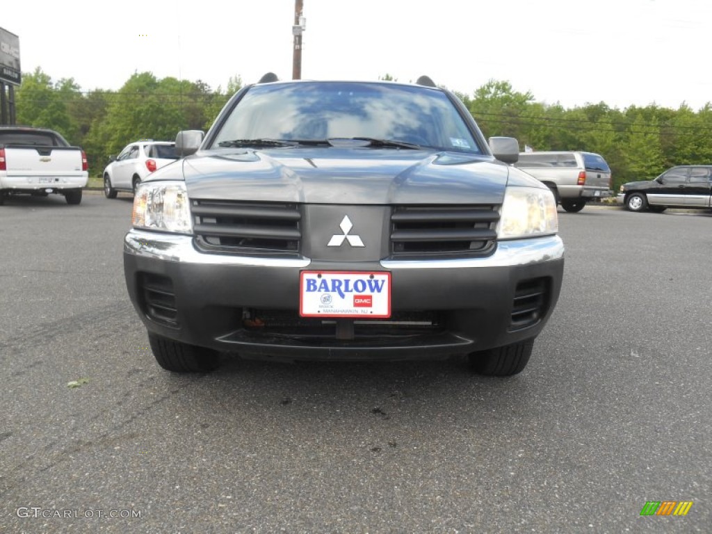 2004 Endeavor XLS AWD - Mineral Beige Pearl / Charcoal Gray photo #2