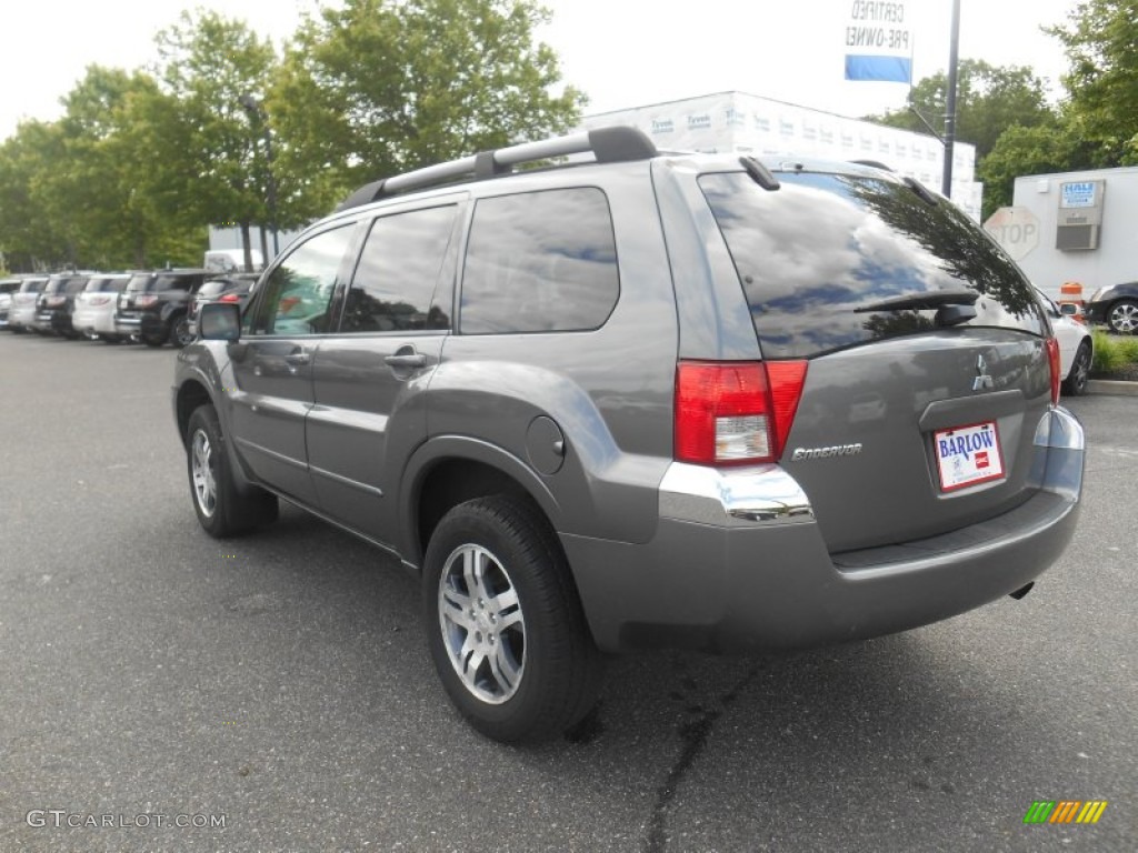 2004 Endeavor XLS AWD - Mineral Beige Pearl / Charcoal Gray photo #31