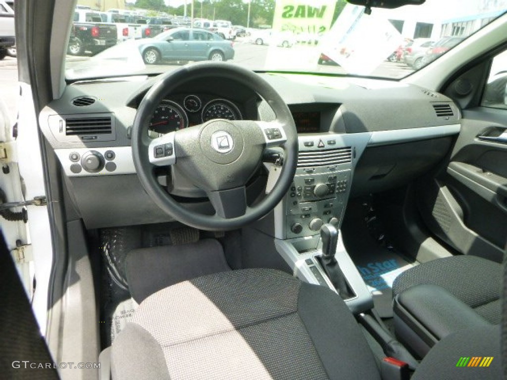 2008 Astra XR Sedan - Arctic White / Charcoal photo #12