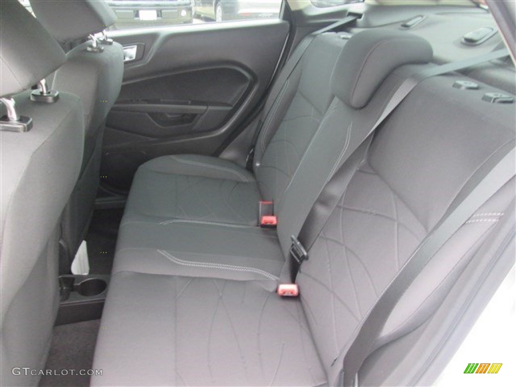 2014 Fiesta SE Sedan - Ingot Silver / Charcoal Black photo #12