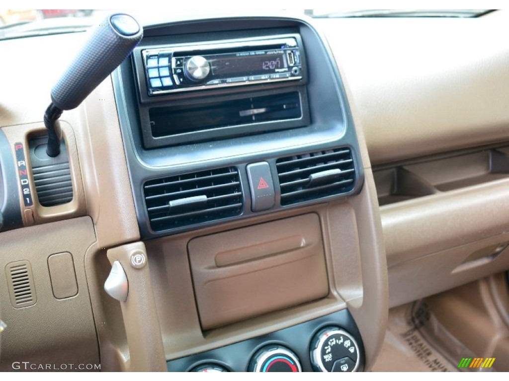 2004 CR-V EX 4WD - Clover Green Pearl / Saddle photo #12