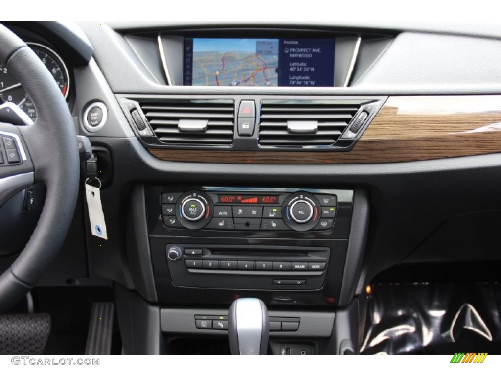 2014 BMW X1 xDrive35i Controls Photo #94241357