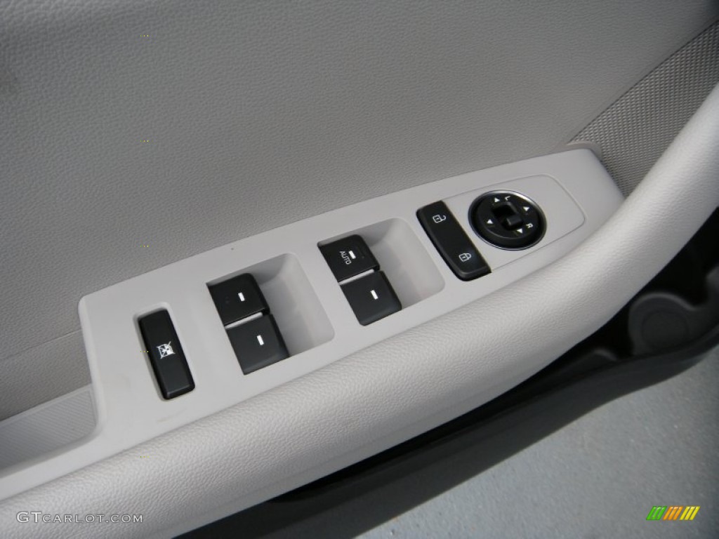 2015 Hyundai Sonata SE Controls Photo #94243247