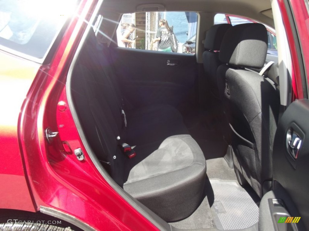 2011 Rogue S AWD - Cayenne Red / Gray photo #13