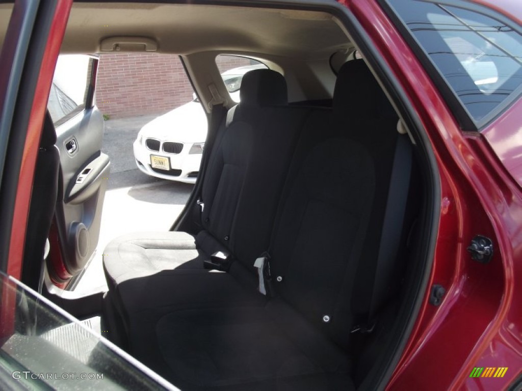 2011 Rogue S AWD - Cayenne Red / Gray photo #16