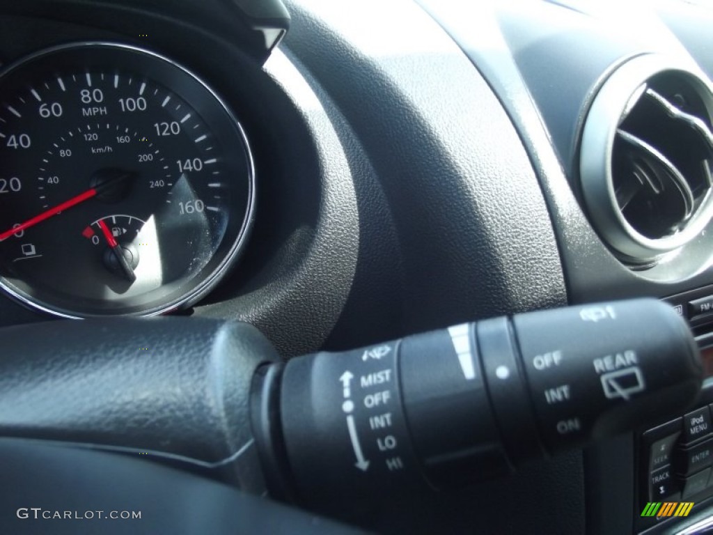 2011 Rogue S AWD - Cayenne Red / Gray photo #23
