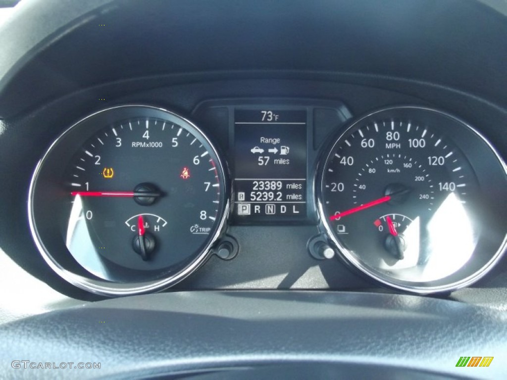 2011 Rogue S AWD - Cayenne Red / Gray photo #25