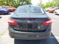 Tuxedo Black - Focus SE Sedan Photo No. 3