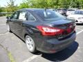 Tuxedo Black - Focus SE Sedan Photo No. 4