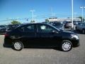 Super Black - Versa 1.6 S Sedan Photo No. 8