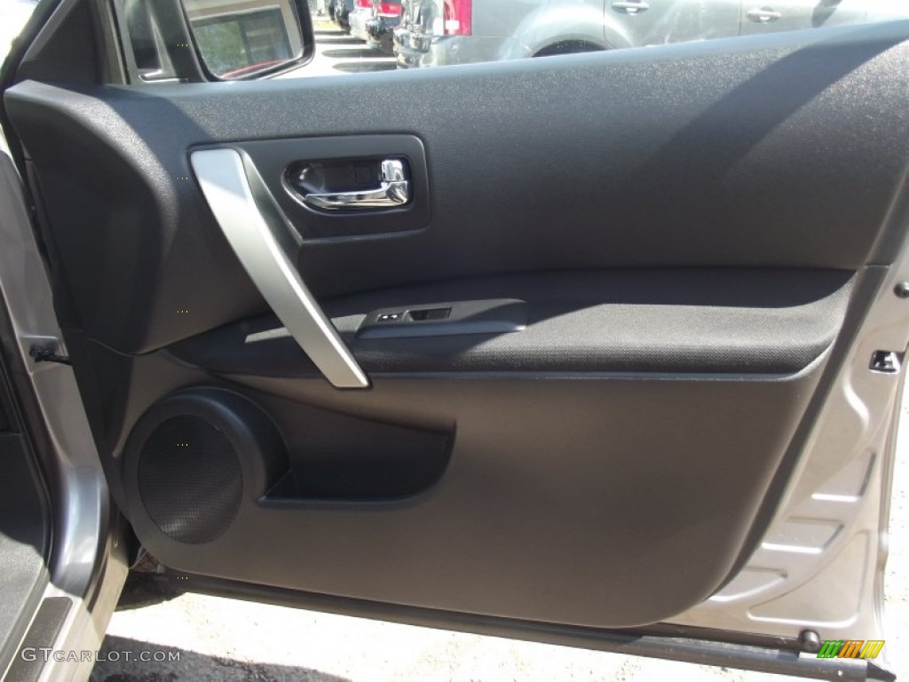 2011 Rogue SV - Frosted Steel Metallic / Black photo #32