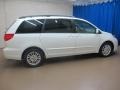 2010 Blizzard Pearl Tricoat Toyota Sienna XLE  photo #9