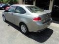 2008 Vapor Silver Metallic Ford Focus SE Coupe  photo #2