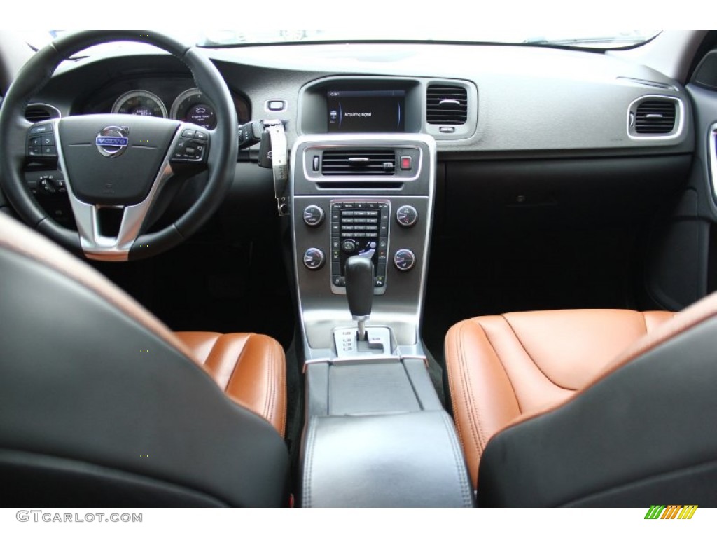 2012 Volvo S60 T5 Dashboard Photos