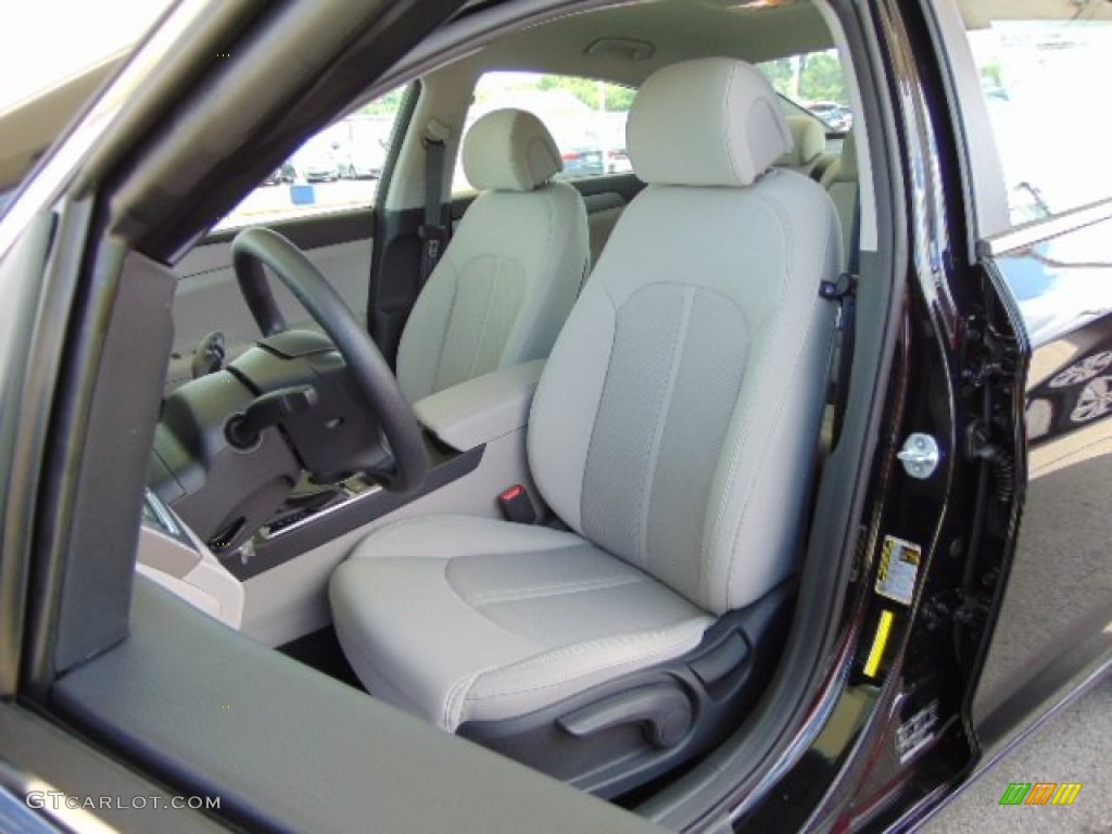 Gray Interior 2015 Hyundai Sonata SE Photo #94276163