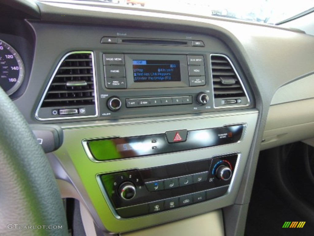 2015 Hyundai Sonata SE Controls Photo #94276205