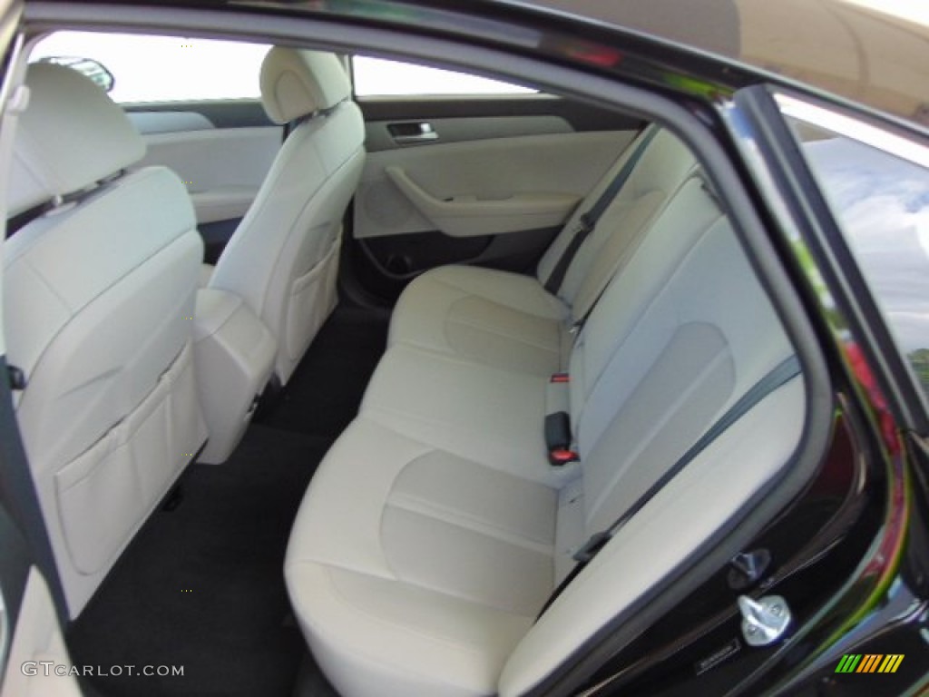 2015 Hyundai Sonata SE Rear Seat Photo #94276283