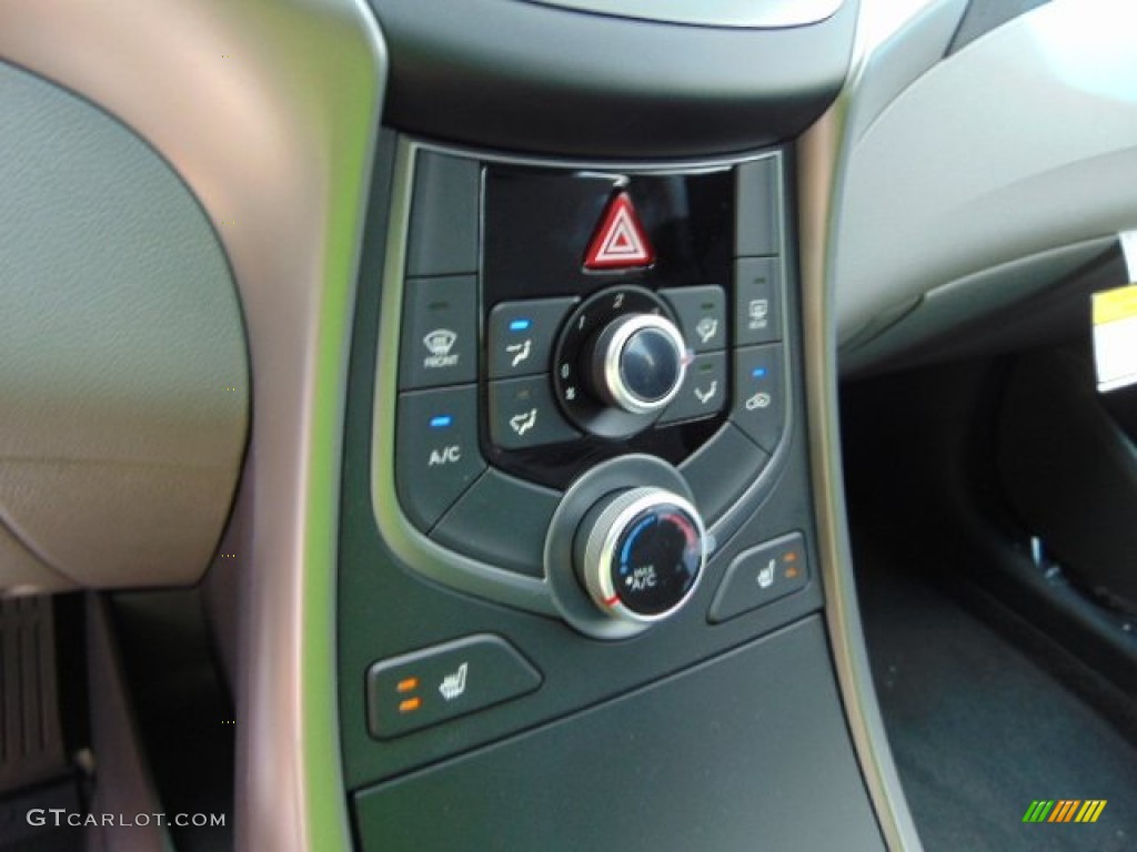 2014 Elantra SE Sedan - Red / Gray photo #12