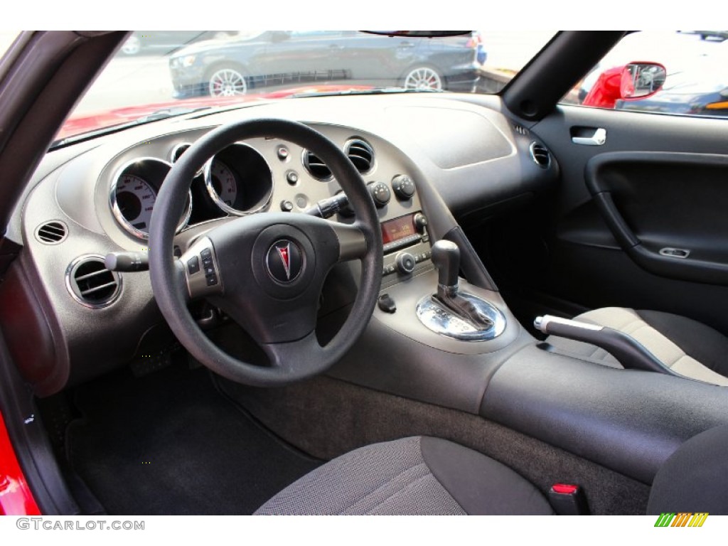 2007 Solstice Roadster - Aggressive Red / Ebony photo #12