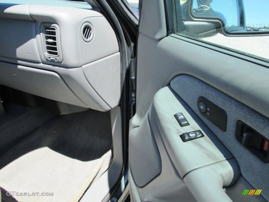 2002 Silverado 2500 LT Extended Cab 4x4 - Medium Charcoal Gray Metallic / Medium Gray photo #30