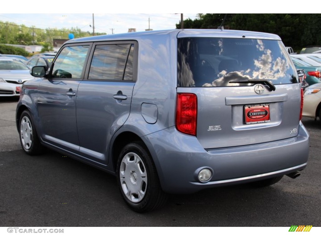 2010 xB  - Stingray Metallic / Dark Gray photo #5