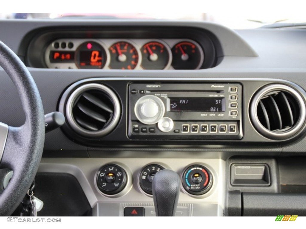 2010 xB  - Stingray Metallic / Dark Gray photo #14