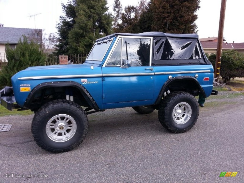 Metallic Blue 1971 Ford Bronco Sport Wagon Exterior Photo #94292788