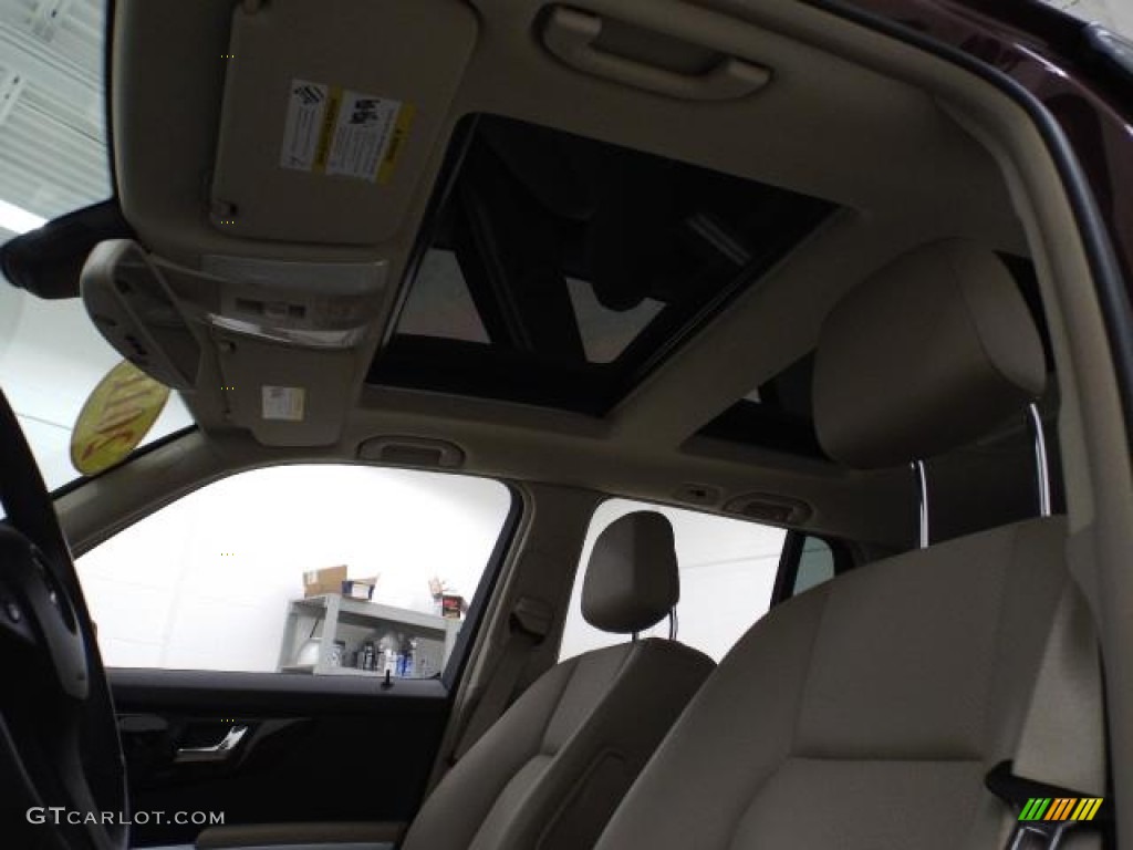 2011 GLK 350 4Matic - Barolo Red Metallic / Almond/Black photo #30