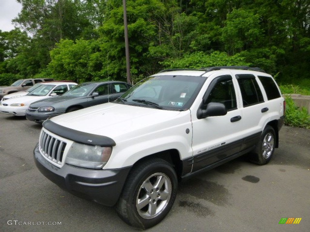 2004 Grand Cherokee Laredo 4x4 - Stone White / Dark Slate Gray photo #1