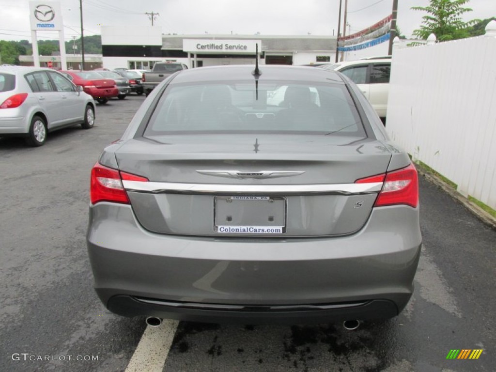 2011 200 S - Tungsten Metallic / Black photo #5