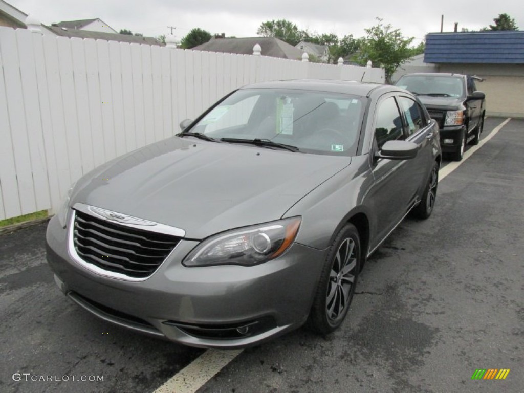 2011 200 S - Tungsten Metallic / Black photo #9