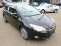 Tuxedo Black - Focus SE Hatchback Photo No. 2