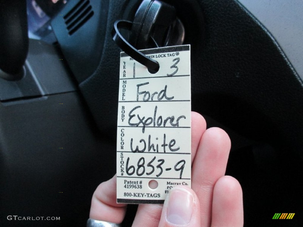 2013 Explorer 4WD - Oxford White / Medium Light Stone photo #17