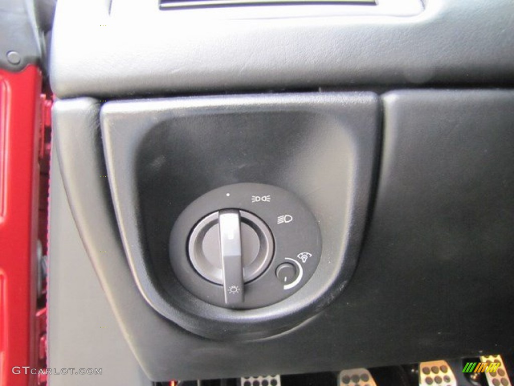 2007 Aston Martin V8 Vantage Coupe Controls Photo #94306820