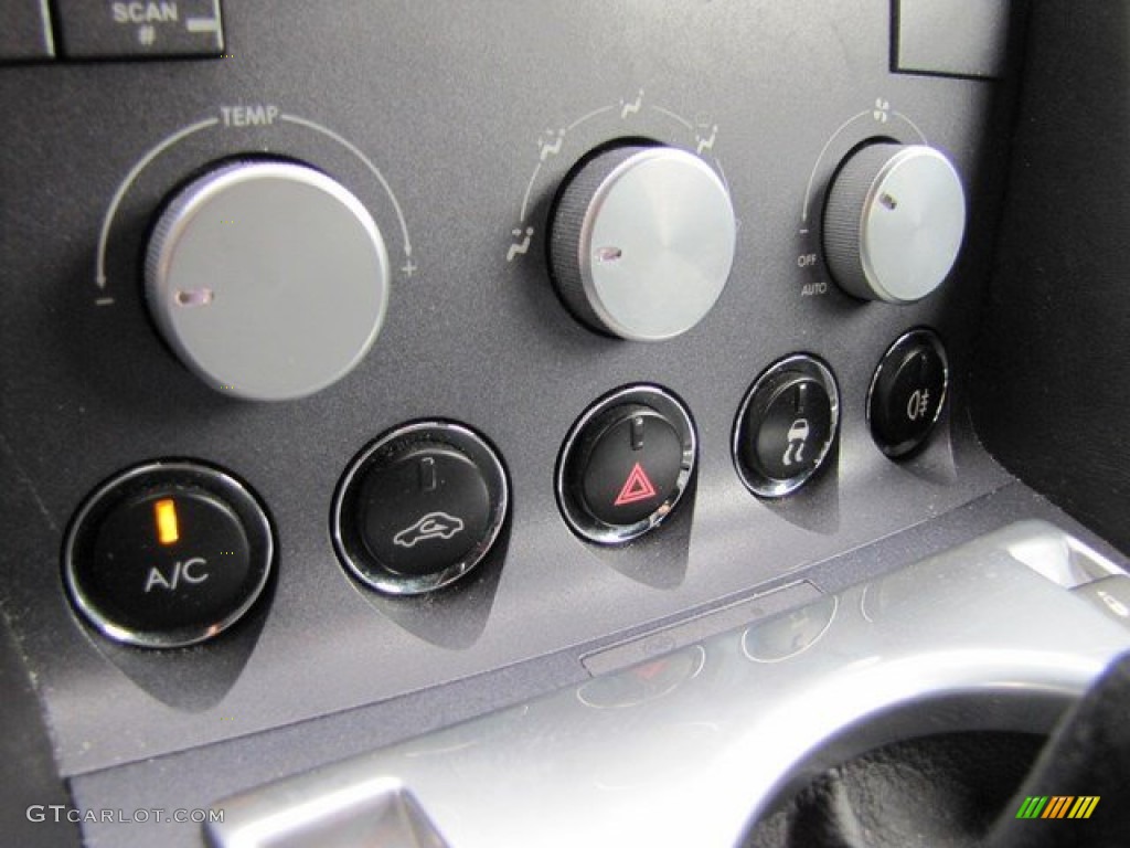 2007 Aston Martin V8 Vantage Coupe Controls Photo #94306967