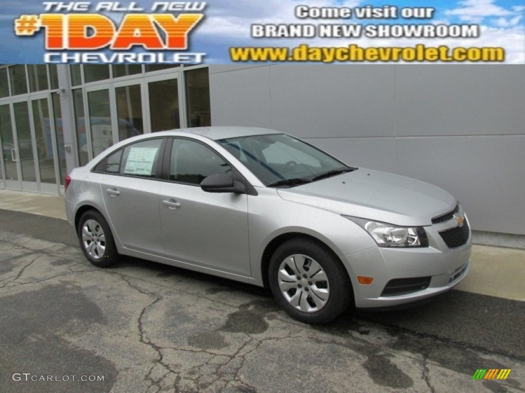 2014 Cruze LS - Silver Ice Metallic / Jet Black/Medium Titanium photo #1