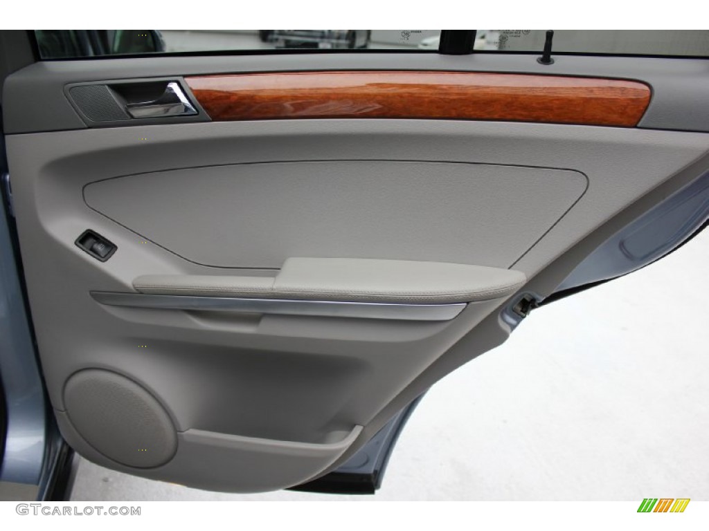 2007 Mercedes-Benz ML 350 4Matic Macadamia Door Panel Photo #94310261