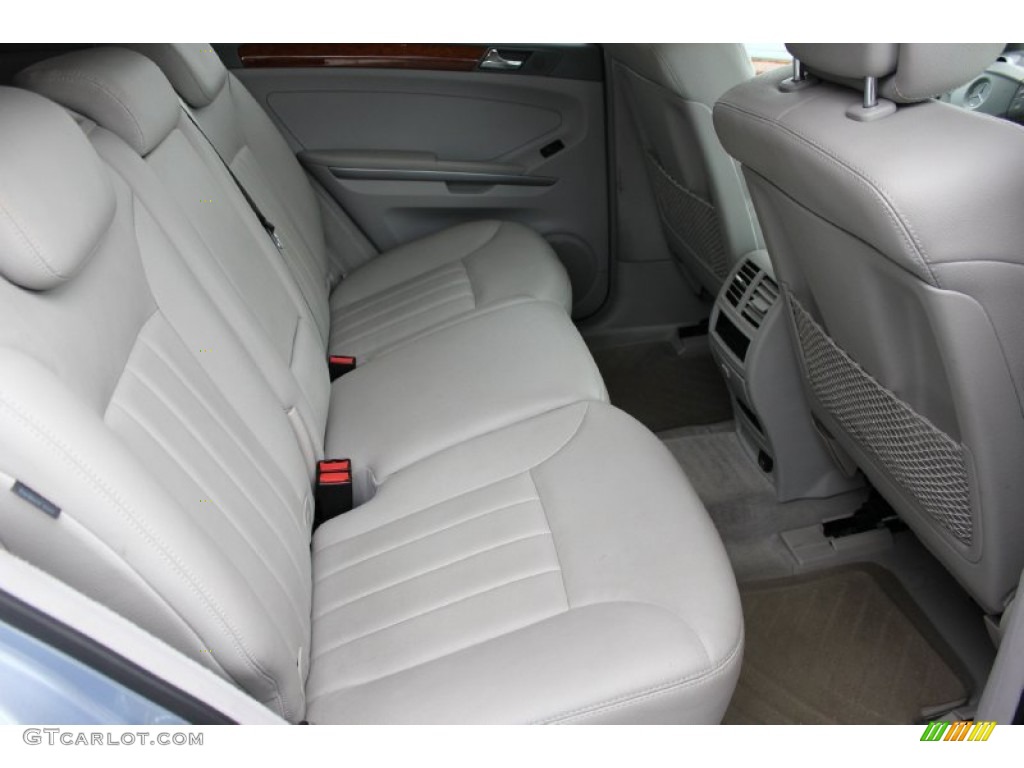 2007 Mercedes-Benz ML 350 4Matic Rear Seat Photos